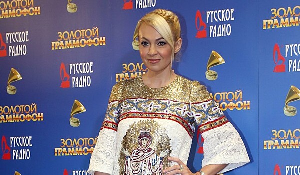 "Некрасивая выскочка": Рудковскую распекли за сексуальность