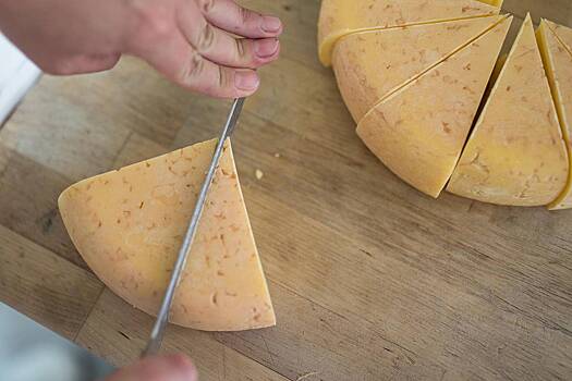 Выяснено, как употребление сыра влияет на риск развития деменции