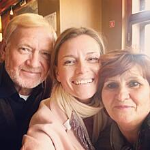 Любовь Толкалина поделилась теплым фото с родителями