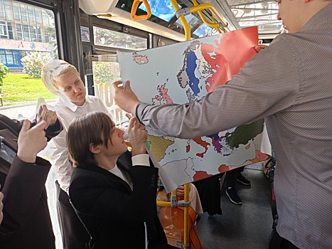 По Курску проехал музыкальный троллейбус