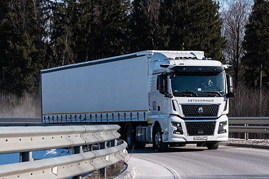 Беспилотный грузовик впервые прошел путь от Петербурга до Казани за 24 часа