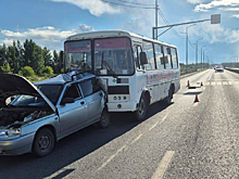 Женщина погибла в ДТП с автобусом и легковушкой на окраине Омска