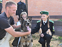 В Республике Марий Эл учащиеся кадетского класса побывали в гостях у полицейских-кинологов
