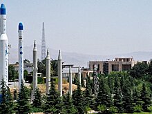 США не могут помешать движению иранских танкеров и самолетов, заявил Зариф