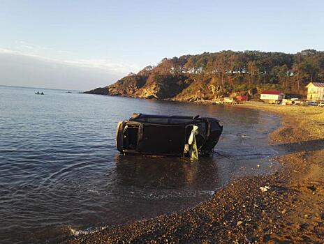 Появились подробности ДТП с утонувшим Prius во Владивостоке