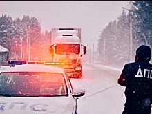 Сотни машин скопились на федеральной трассе в Приангарье из-за мороза и ДТП