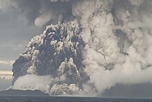США объявили угрозу цунами на западном побережье из-за вулкана в Королевстве Тонга
