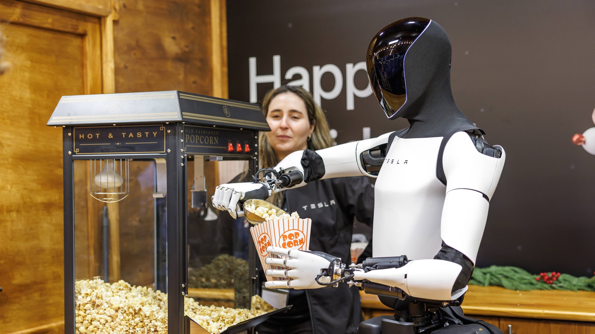 Маск: Tesla может начать продажу роботов Optimus в 2027 году