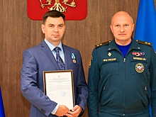 Куренков наградил главу Росздравнадзора за спасение стюардессы