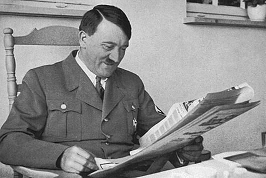 В России предложили наказывать за фото Гитлера