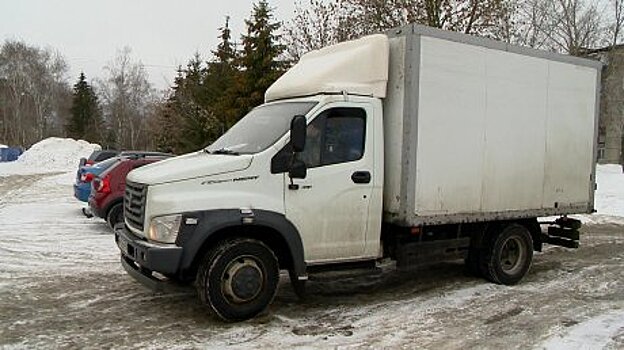 Дорога на проспекте Победы стала опасной даже для высоких машин