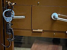 Экс-начальника российской колонии осудили на три года за взятки от заключенного