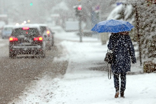 В столице ожидается снег, гололедица и высокое давление