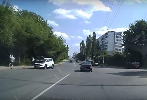 В Орле на Рощинской после столкновения перевернулся «Форд-Куга»