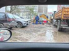 На севере Волгограда ликвидируют порыв на сетях горячего водоснабжения