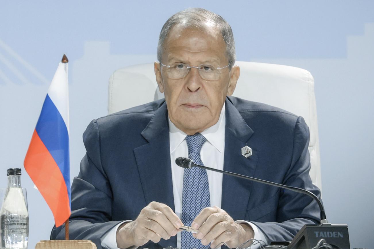 Лавров признался, что юмор помогает ему в работе