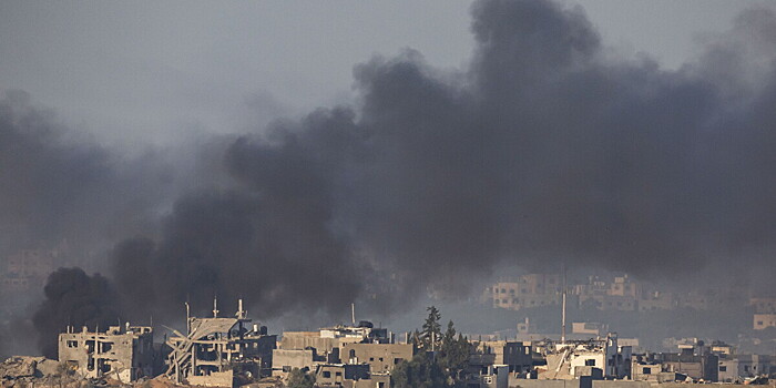 «Бомбы монотонно падают»: эвакуированные рассказали о ситуации в секторе Газа