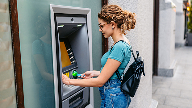 Как оплатить кредит через банкомат