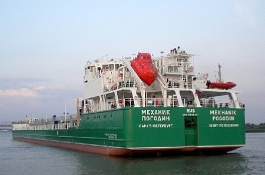 Генконсул РФ посетил задержанное в порту Херсона судно «Механик Погодин»