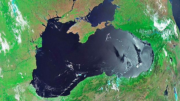 Ученые заявили, что Черное море превращается в «мутную кашу»
