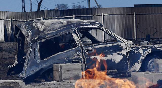 В Петербурге шесть легковых авто сгорели дотла