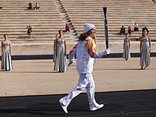 Паолини приняла участие в церемонии передачи олимпийского огня организаторам Игр-2026