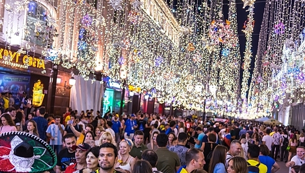 Год без Чемпионата: поток туристов растет, гостиницы дешевеют