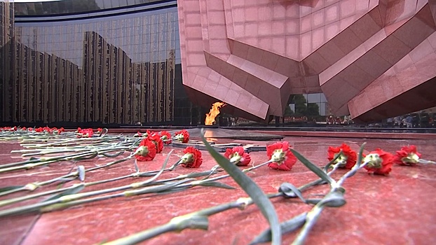 В Хабаровске у Вечного огня почтили память павших в Великой Отечественной войне
