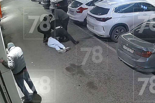 В Петербурге охранники клуба избили посетителя, пришедшего в спортивных штанах