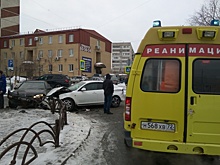 Тюменка пострадала при столкновении трех легковушек