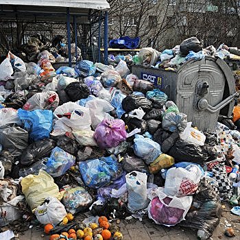 В Херсоне жители придумали оригинальный способ борьбы с мусором