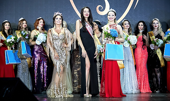 Зверев, Джигурда и другие звезды выбрали победительницу конкурса «Миссис Россия-Вселенная - 2018»