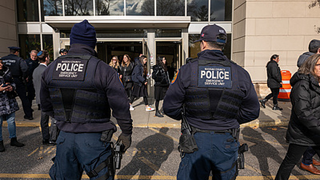 В трех городах США "заминировали" офисы демократов