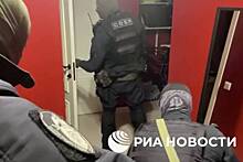 Задержание ФСБ заложивших муляжи бомб под двумя мостами мужчин попало на видео