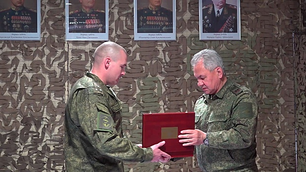 Принявший награду из рук Шойгу Герой РФ Гудков заявил, что западная техника хорошо горит