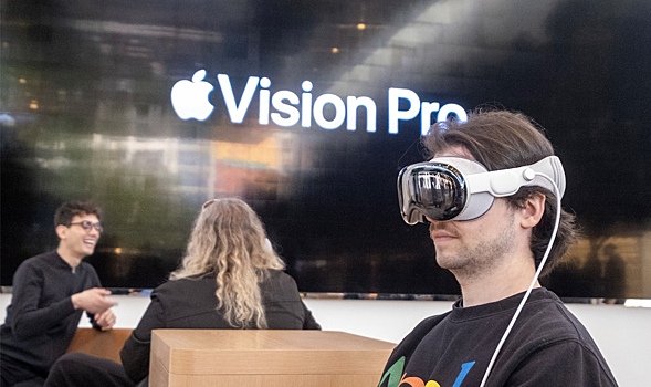Российские ретейлеры открыли предзаказ очков Apple Vision Pro