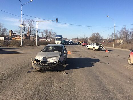 В массовом ДТП на трассе М3 «Украина» пострадали два человека