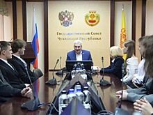 Спикер Госсовета Чувашии Леонид Черкесов провел встречу со студентами-юристами