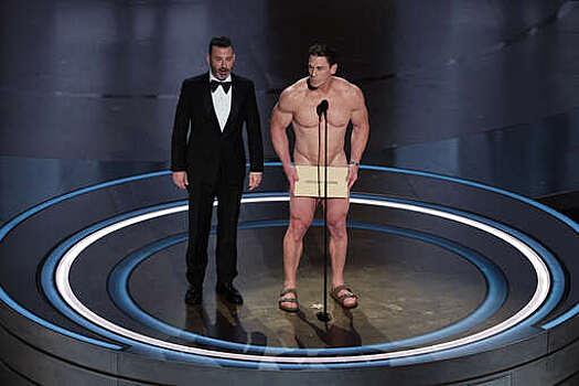 Актер Сина вышел на сцену "Оскара" без штанов во время награждения за лучшие костюмы