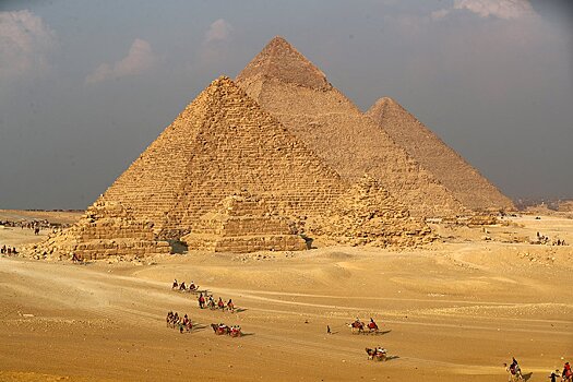 Египетские пирамиды объявили подделкой