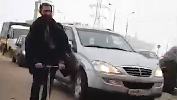 Шок на МКАДе: самокат вырвался в междурядье