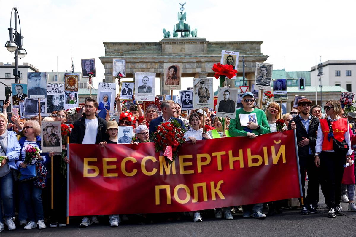 Немцы запретили советскую символику на 9 мая