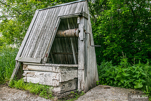 В курганское село три недели не поступает вода