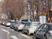 За парковку на газонах начнут штрафовать с 2017 года