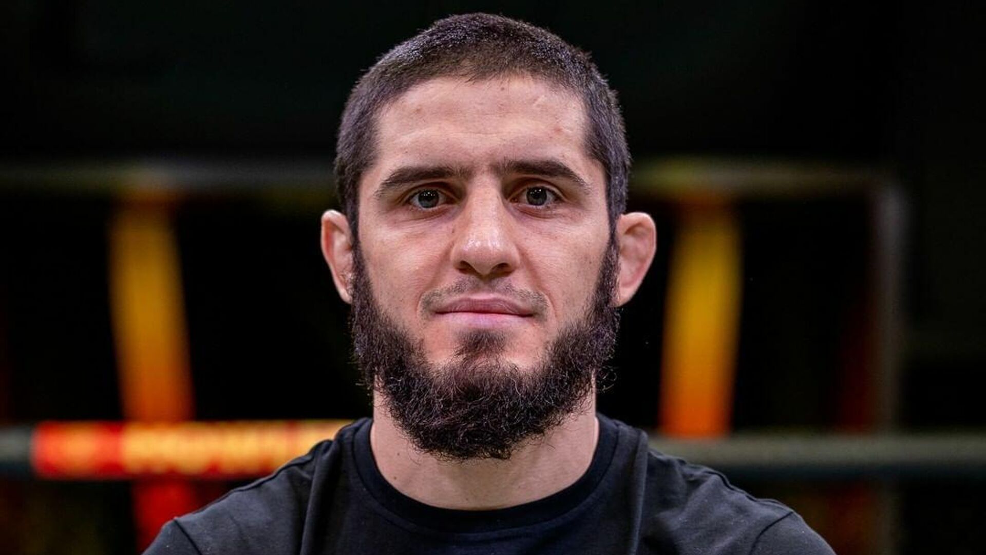 Махачев пообещал вызвать панику у лучшего бойца UFC