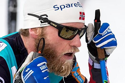 Норвежский лыжник Сундбю держит в прикроватной тумбочке фотографии россиян