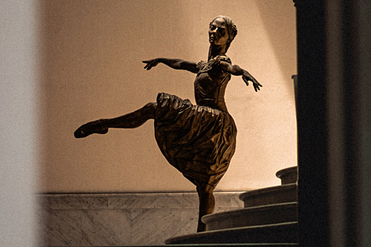 Зрители премьеры балета "Барышня и хулиган" увидят немое кино с участием Владимира Маяковского
