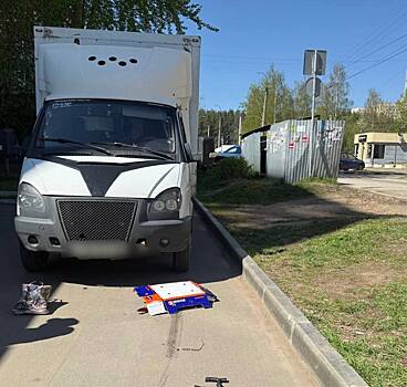 В Ижевске ехавший задним ходом грузовик сбил женщину