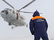 Пропавших туристов в российском регионе начали искать на вертолете и снегоходах
