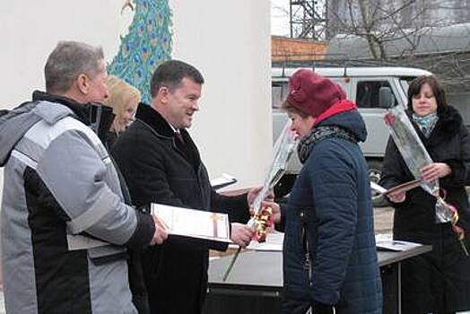 Более 70 работников теплосети наградили в Серпухове в День энергетика